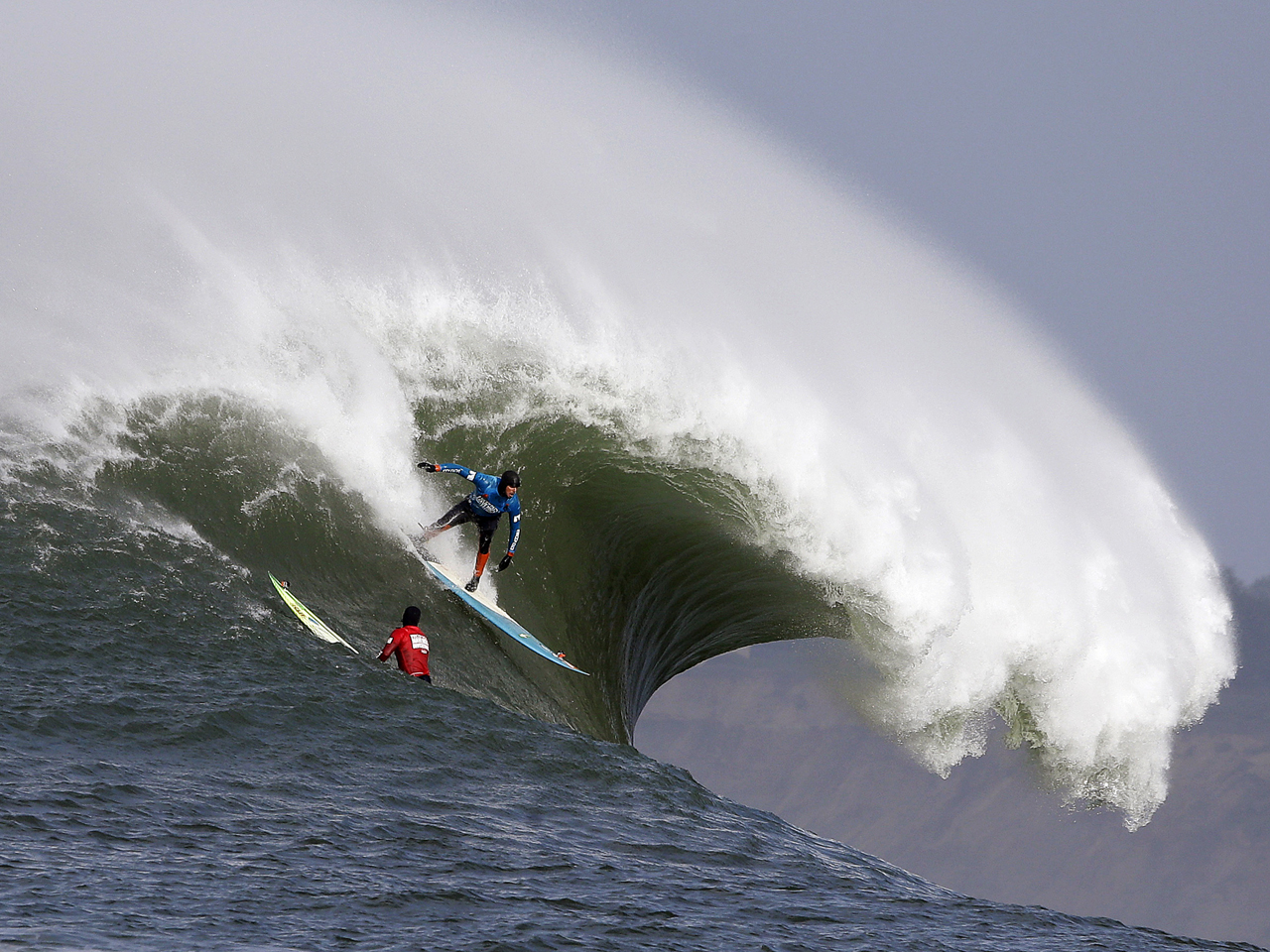 Mavericks Invitational Big waves at Mavericks Invitational Pictures